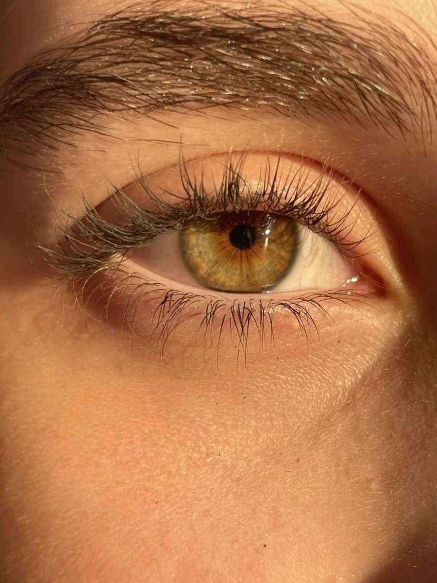 Le guide complet pour stimuler la pousse des cils