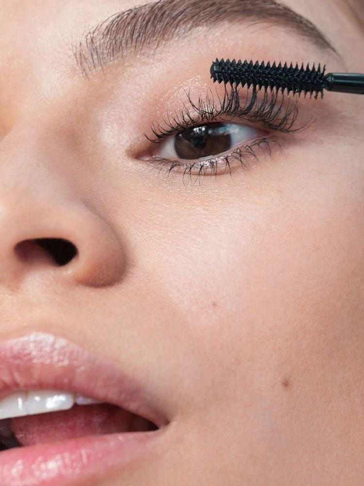 Tout savoir sur le mascara tubing : l’innovation qui change tout